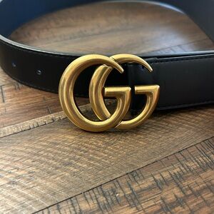 Black Fashion Belt With Gold Buckle